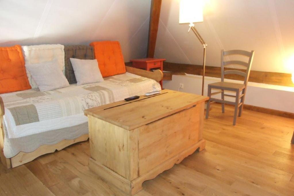 Les Pins - Maison Avec Parking Ferme Et Jardin Commun Au Calme Saint-Prix  Bagian luar foto